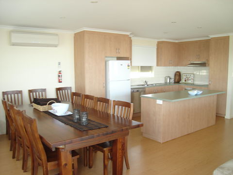 The Ozzie Oyster - Broome Tourism 1