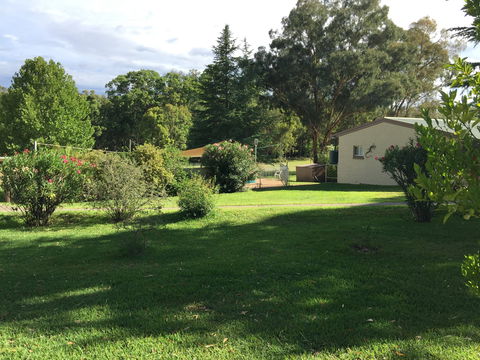 Warrumbungles Mountain Motel - Broome Tourism 2