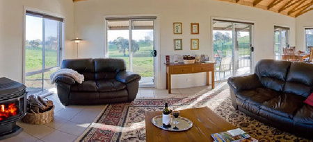 Hut On The Hill Heathcote - Broome Tourism 5