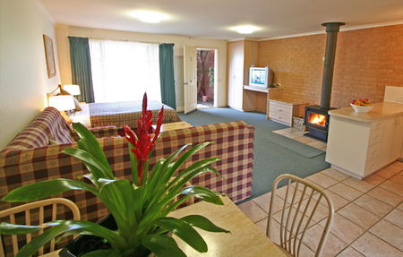 Beachcomber Motel And Apartments - Broome Tourism 4