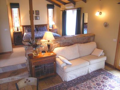 Wombat Hills Cottages - Broome Tourism 1