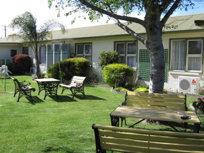 Lakes Entrance Holiday Units - Broome Tourism 5