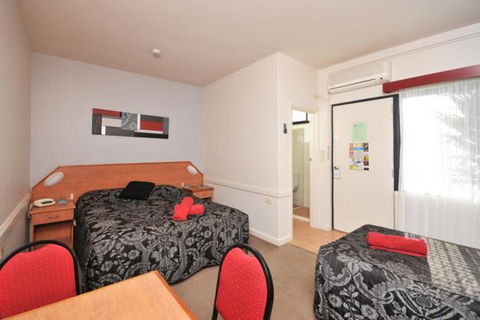 Barclay On View Motor Inn - Broome Tourism 2