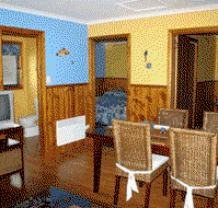 Bicheno's Gallery and Apartments - Broome Tourism