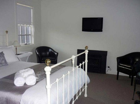 Calgary House & Cottage Accommodation - Broome Tourism 5