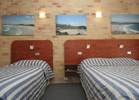 Yamba Beach Motel - Broome Tourism 4