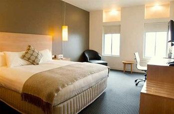 Hotel Urban St Kilda - Broome Tourism 0