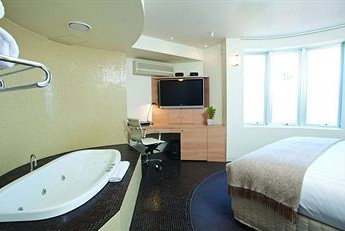Hotel Urban St Kilda - Broome Tourism 2