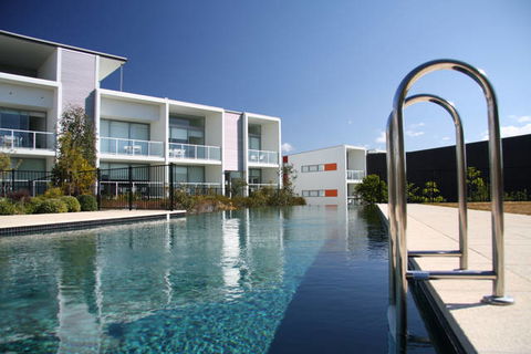 Coast Resort Merimbula - Broome Tourism 1
