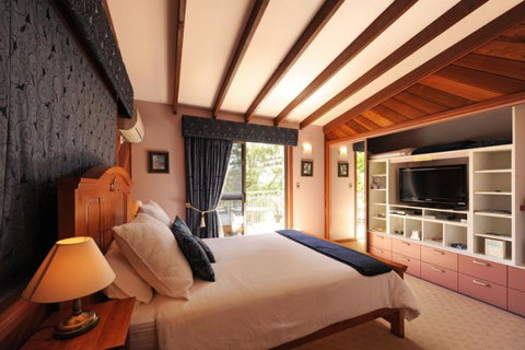 Rooftops Bed & Breakfast - Broome Tourism 3