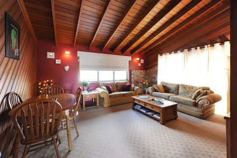 Rooftops Bed & Breakfast - Broome Tourism 11