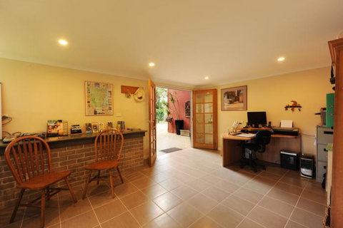 Rooftops Bed & Breakfast - Broome Tourism 12