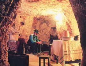 Umoona Opal Mine And Museum - Broome Tourism 0