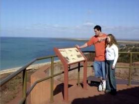 Hummock Hill Lookout - Broome Tourism 0