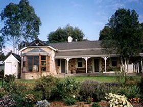 Phoenix Estate - Broome Tourism 0