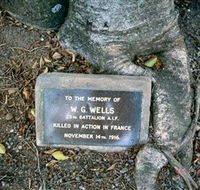 Eumundi War Memorial - Broome Tourism