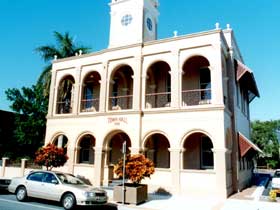 Mackay Town Hall - Broome Tourism 0