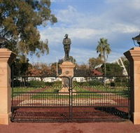 Dalby War Memorial and Gates - Broome Tourism