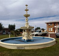Cunnamulla War Memorial Fountain - Broome Tourism