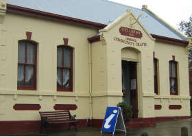 Drysdale Community Craft Shop - Broome Tourism 0