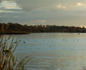 Lake Inverell Reserve - Broome Tourism 0