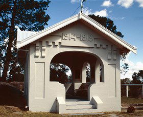 Stanthorpe Soldiers Memorial - Broome Tourism 0