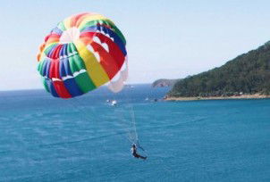 Port Stephens Parasailing - Broome Tourism 1
