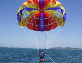 Port Stephens Parasailing - Broome Tourism 2