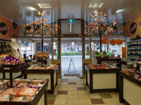 The Menz FruChocs Shop - Hahndorf - Broome Tourism 1