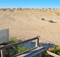 Walls of China viewing platform - Broome Tourism