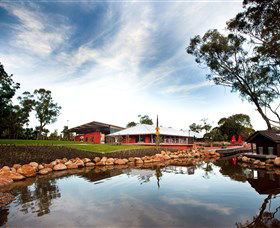 Savannah Visitor Plaza, Taronga Western Plains Zoo Dubbo - Broome Tourism 2