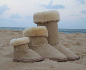 Blue Mountains Ugg Boots - Broome Tourism 0
