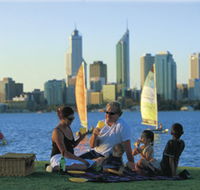 Swan River Foreshore - Broome Tourism