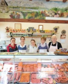 Mentges Master Meats - Broome Tourism 0