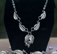 Australian Wildflower Jewellery Gallery - Broome Tourism