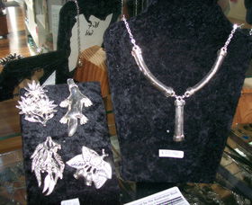 Australian Wildflower Jewellery Gallery - Broome Tourism 1