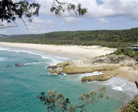 Main Beach, North Stradbroke Island - Broome Tourism 0