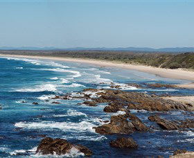 Brooms Head Main Beach - Broome Tourism 3