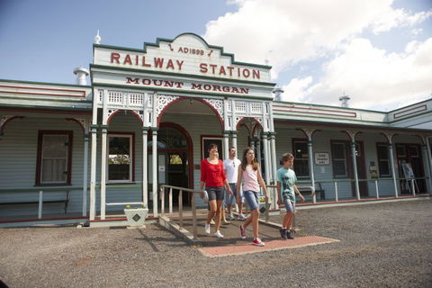 Rockhampton To Carnarvon Gorge Four Night Drive - Broome Tourism 3