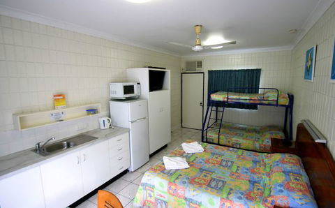 Tropical Palms Inn - Broome Tourism 2