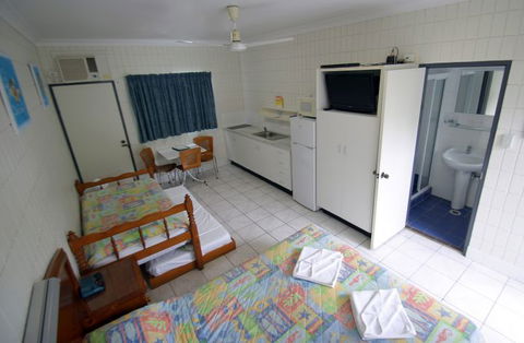 Tropical Palms Inn - Broome Tourism 3