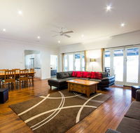 The Retreat Port Stephens - Broome Tourism