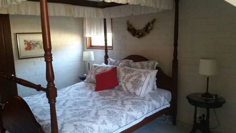 Girraween Country Inn - Broome Tourism 1