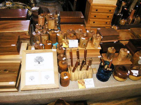 Eltham Village Gallery & Trading Company - Broome Tourism 3