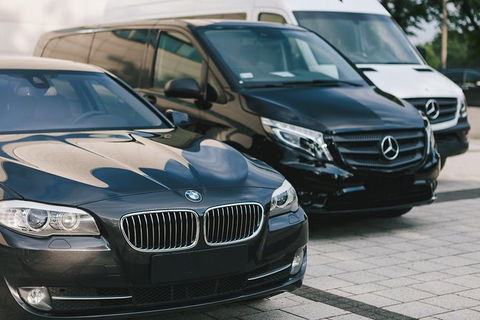 Adelaide Airport To Hotel Round-Trip Private Business Transfer - Broome Tourism 0