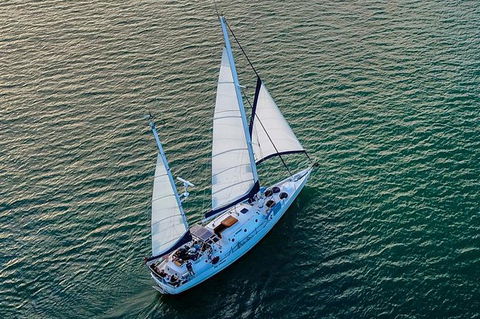 Full-Day Adventure Sailing Experience: Circumnavigate Magnetic Island - Broome Tourism 1