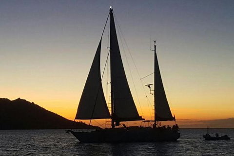 Magnetic Island Sunset Sail - Broome Tourism 0