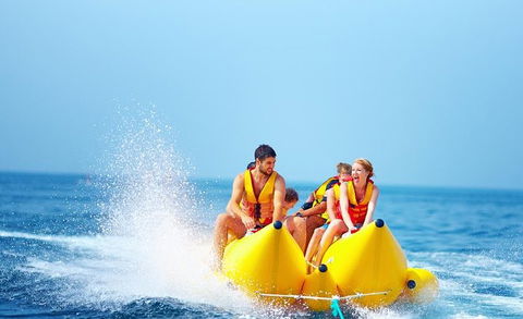 Banana Boat Ride From Airlie Beach - Broome Tourism 0