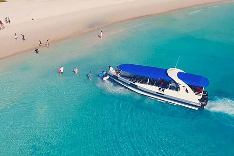 Whitehaven Beach Day Tour With Snorkel In Whitsundays Island - Broome Tourism 0