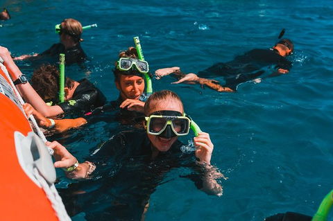 Whitehaven Beach And Hill Inlet Lookout Full-Day Snorkeling Cruise By High-Speed Catamaran - Broome Tourism 10